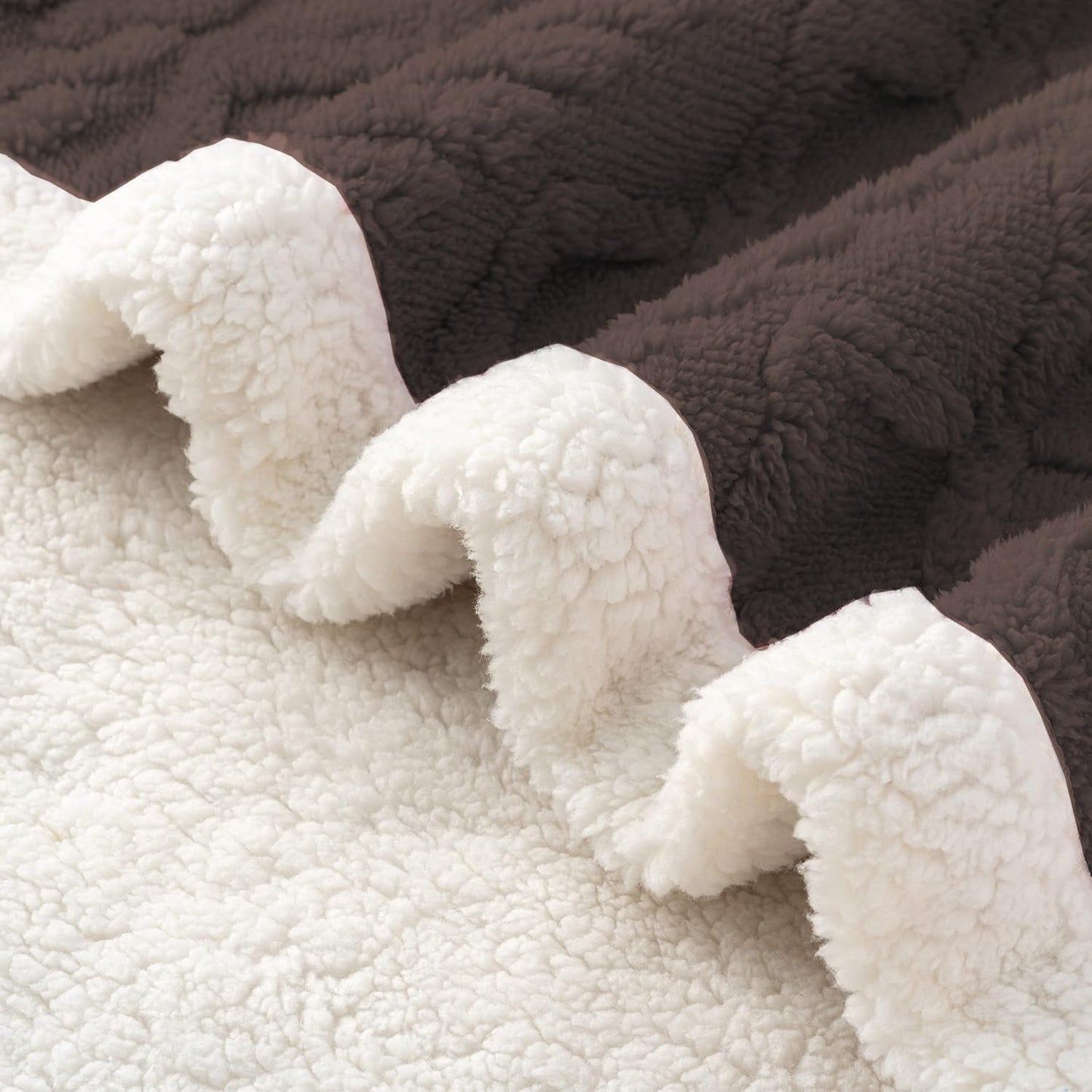 Fabienne Premium Reversible Sherpa Blanket – 220 × 240 cm